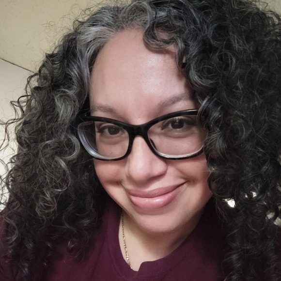 Meet your Posher, Christina - Picture 2 of 2